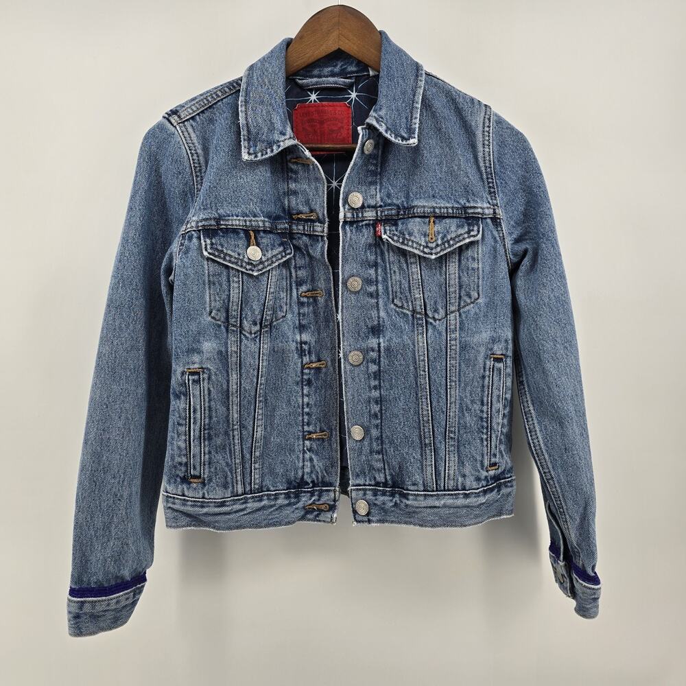 Levi Strauss & Co. Classic Denim Blue Jean Trucker Jacket‎ Size XS